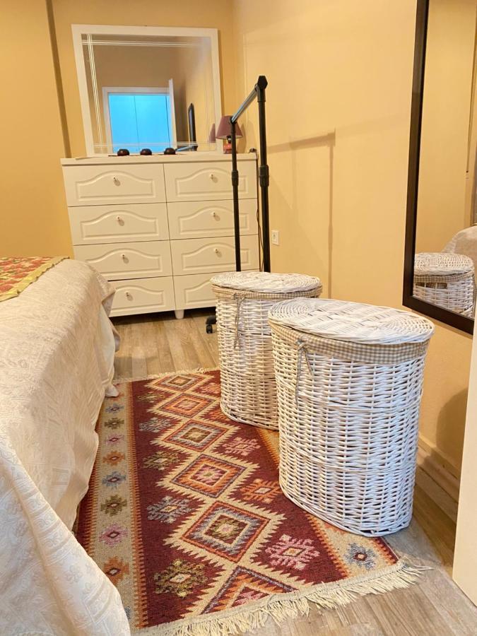 Ultra Apartments 'New Baazar' ティラナ エクステリア 写真