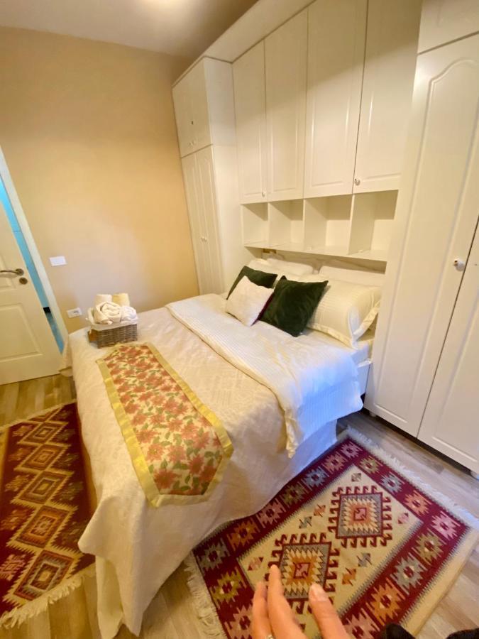 Ultra Apartments 'New Baazar' ティラナ エクステリア 写真